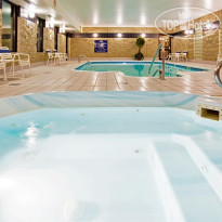 Holiday Inn Express Fargo-West Acres