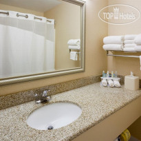 Holiday Inn Express Fargo-West Acres