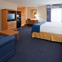 Holiday Inn Express Fargo-West Acres