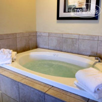 Cobblestone Inn & Suites - Carrington Джакузи