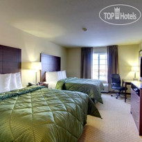 Cobblestone Inn & Suites - Carrington Номер с двумя двуспальными кро