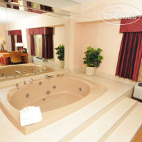 Crowne Plaza Suites Msp Airport - Mall Of America