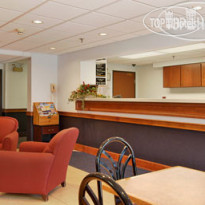 Super 8 Manchester Airport 