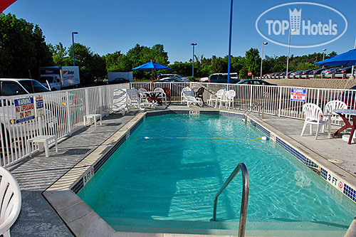 New photos from tourists Motel 6 Portsmouth