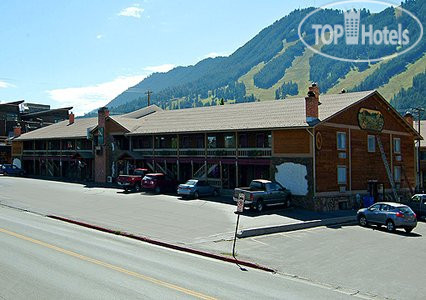 Hotelier's photos Quality Inn & Suites 49er 2*