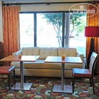 Hampton Inn & Suites Nashville-Airport