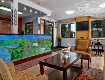 New photos from tourists Super 8 Paris 2*