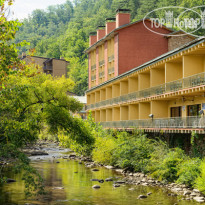 River Terrace Resort & Convention Center 