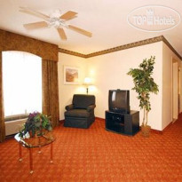 Comfort Suites I-240 East-Airport 