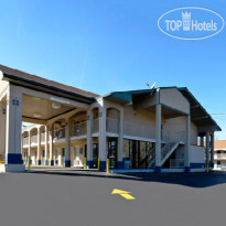 Super 8 Nashville West