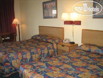 New photos from tourists Knights Inn Paris 2*