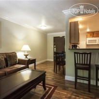 Four Seasons Motor Lodge 