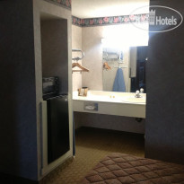 Colonial Inn and Suites - Memphis 