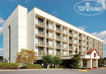 Hotelier's photos Clarion Inn Knoxville 2*