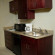 Cobblestone Inn & Suites - Vinton Кухня в номере
