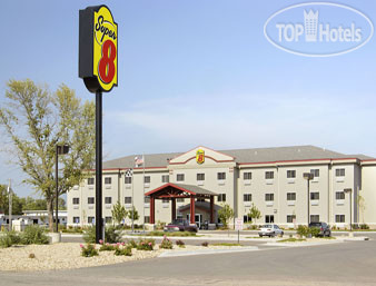 Hotelier's photos Super 8 Topeka at Forbes Landing 2*