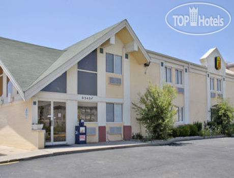 Hotelier's photos Super 8 Wichita West Airport 2*