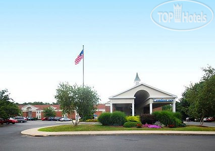 Hotelier's photos Comfort Inn Mystic 2*