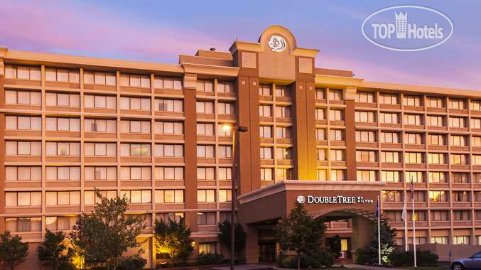 Hotelier's photos DoubleTree by Hilton Hotel Norwalk 3*