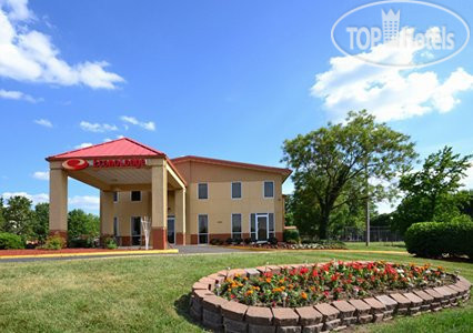 Hotelier's photos Econo Lodge Columbia 2*