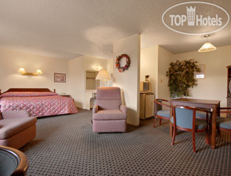 New photos from tourists Super 8 Sullivan 2*