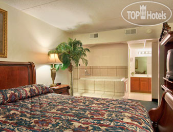 New photos from tourists Ramada Henderson Evansville 2*