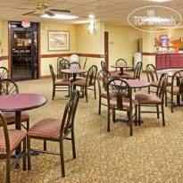 Holiday Inn Express Hotel & Suites Bentonville