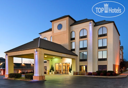 Hotelier's photos Holiday Inn Express Hotel & Suites Bentonville 2*