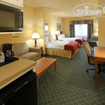 Holiday Inn Express Hotel & Suites Magnolia-Lake Columbia