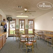 Super 8 - Fayetteville 