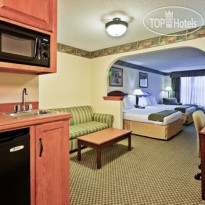 Holiday Inn Express Hotel & Suites Forest