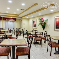 La Quinta Inn & Suites Canton 