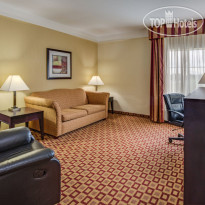 La Quinta Inn & Suites Canton 