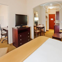 Holiday Inn Express Hotel & Suites Oklahoma City West-Yukon Jacuzzi Suite