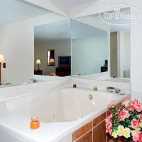 Econo Lodge Inn & Suites Bricktown