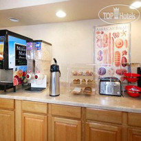 Econo Lodge Inn & Suites Bricktown