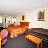 Econo Lodge Inn & Suites Bricktown