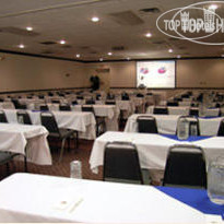 Trade Winds Central Inn