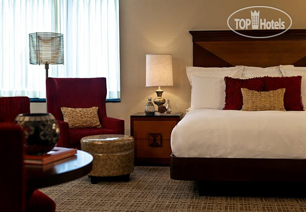 New photos from tourists Renaissance Chicago North Shore 4*