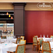 Hilton Chicago Oak Brook Suites