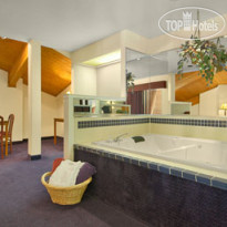 Baymont Inn & Suites Freeport 