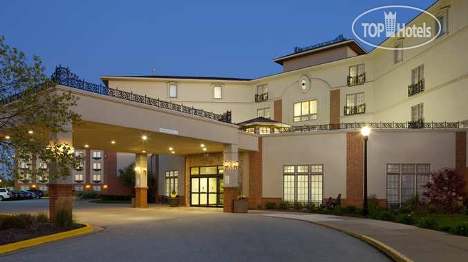 Hotelier's photos DoubleTree by Hilton Hotel Bloomington 3*