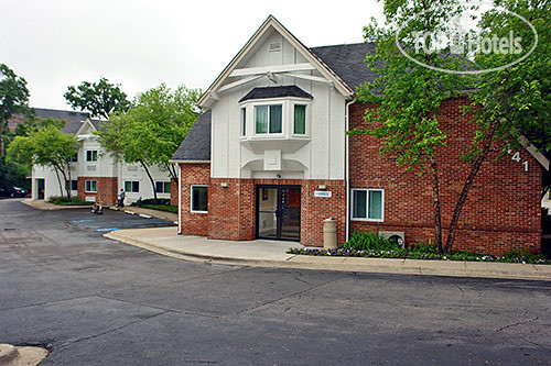 Hotelier's photos Motel 6 Chicago North Central-Arlington Heights 2*
