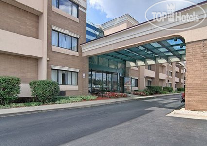 Hotelier's photos Comfort Suites Oakbrook Terrace 3*