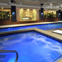 Holiday Inn & Suites Charleston West Крытый бассейн