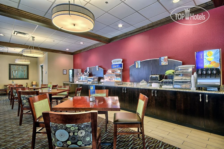 New photos from tourists Holiday Inn Express Charleston-Civic Center 3*
