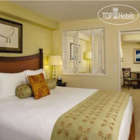 Courtyard by Marriott Waikiki Beach