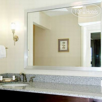 Plantation Hale Suites  