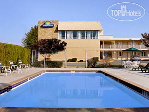 Hotel photo Days Inn Arlington Washington DC 2*