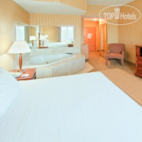 Holiday Inn Express Hotel & Suites Woodbridge 